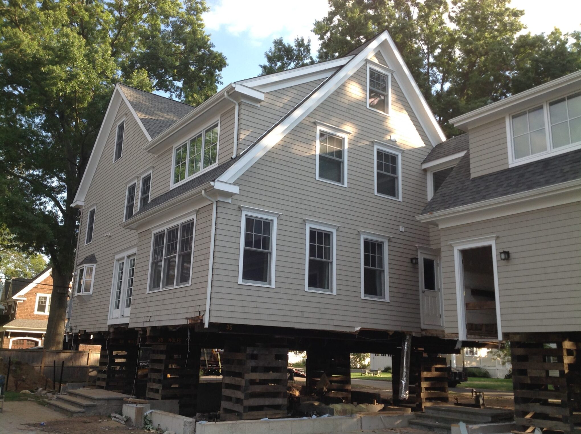 lifting a 2 story house in CT