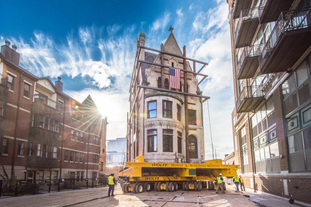 Historic Rees House move in Chicago, IL