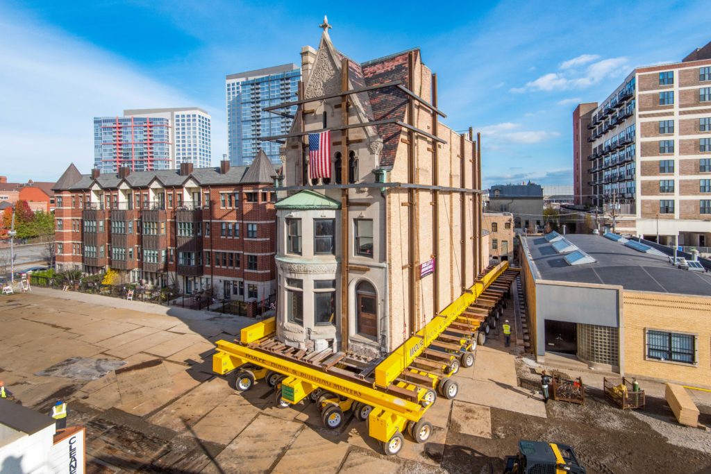 Historic Rees House move in Chicago, IL