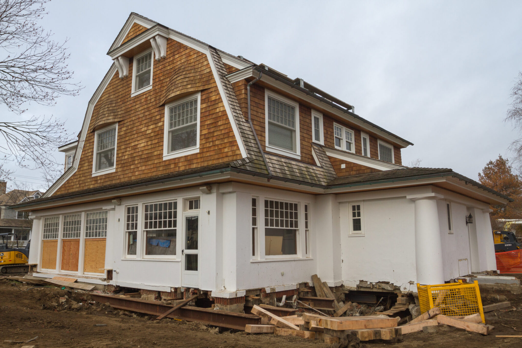 Preparing to lift the 3-story house in Greenwich, CT