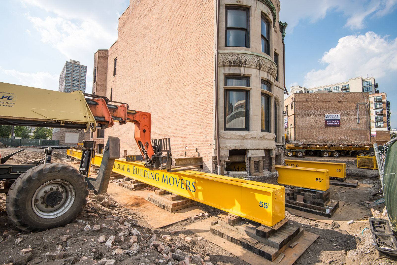 Historic Rees House move in Chicago, IL