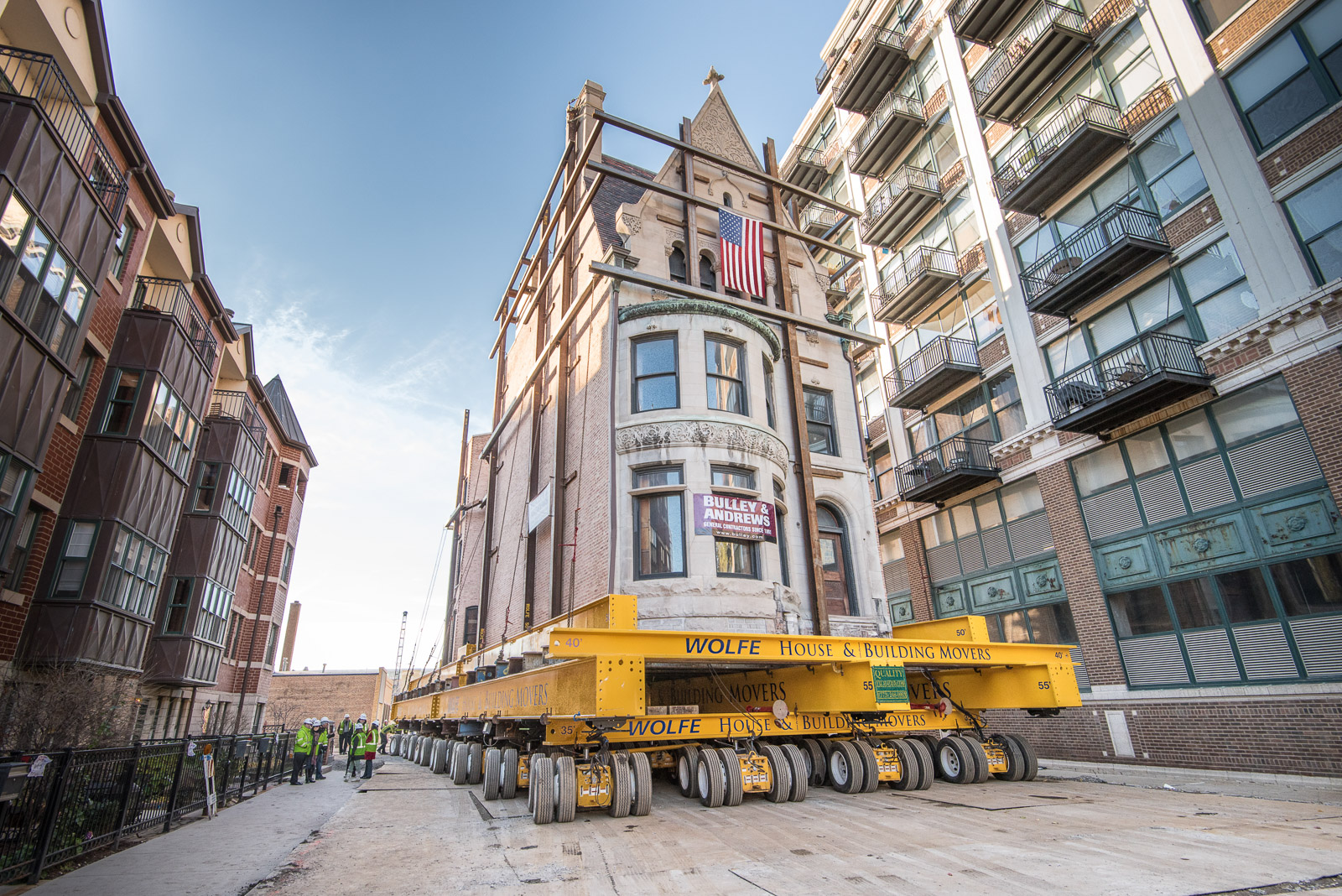 Historic Rees House move in Chicago, IL