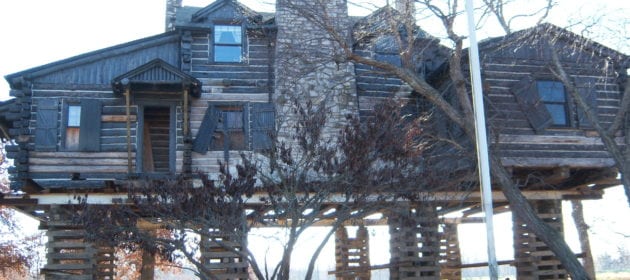 Mississippi River Cabin Lift