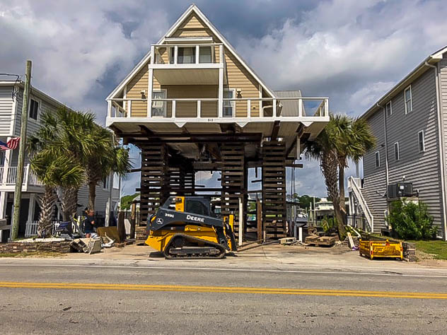 Canal St. Beach House Lift