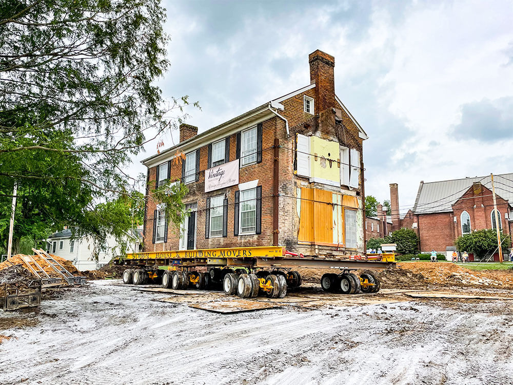 Dooley House en route to new location