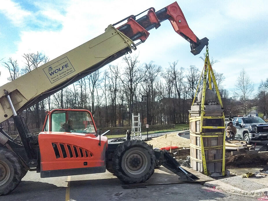 Wolfe uses highlift to lift pillar