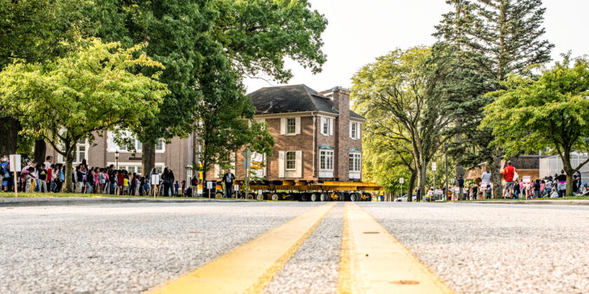 Wolfe Moves the May House in South Bend, Indiana